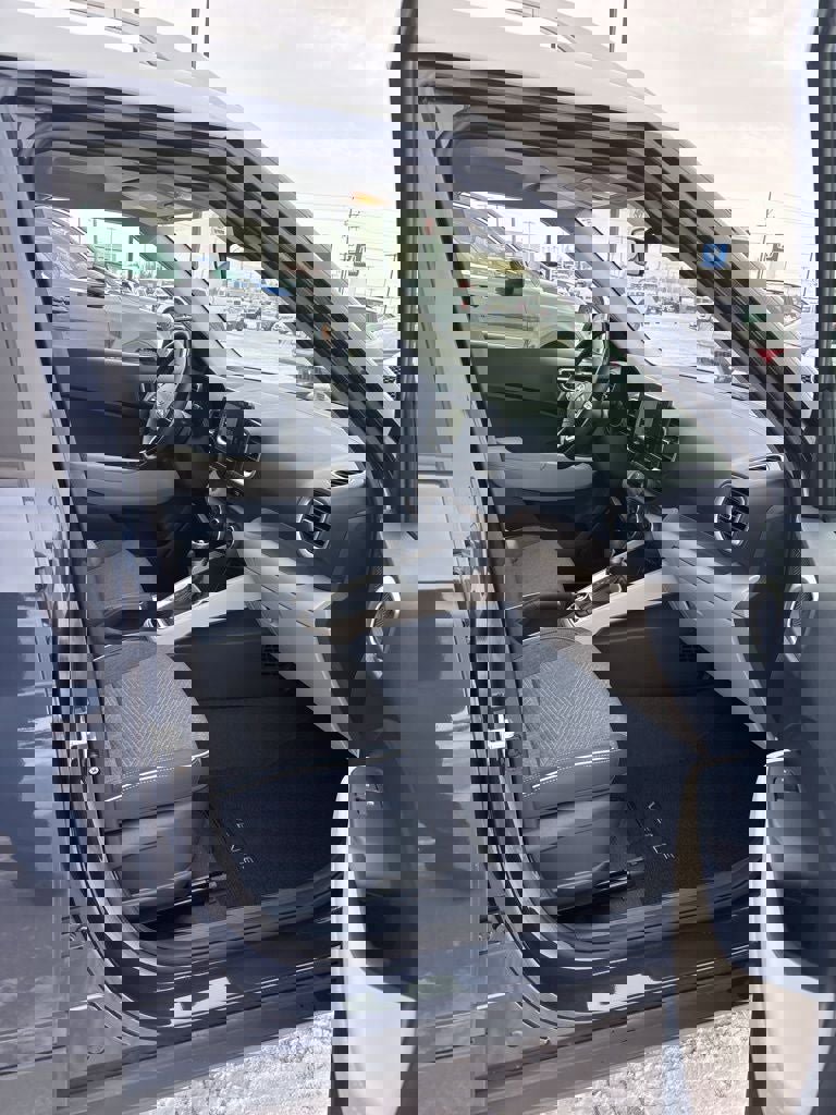 Used 2020 Hyundai Venue image 30