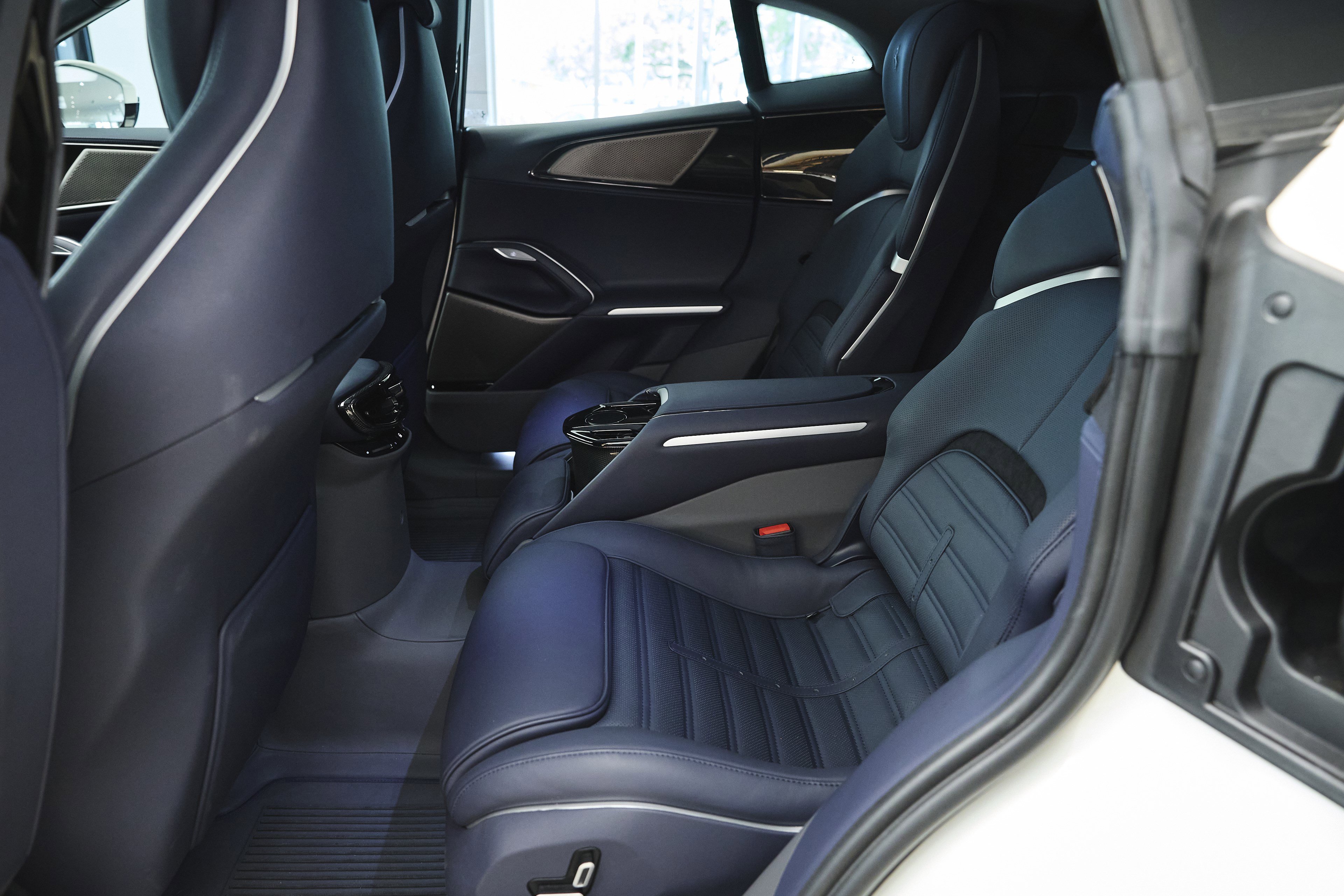 Used 2023 Ferrari Purosangue AWD/4WD image 59
