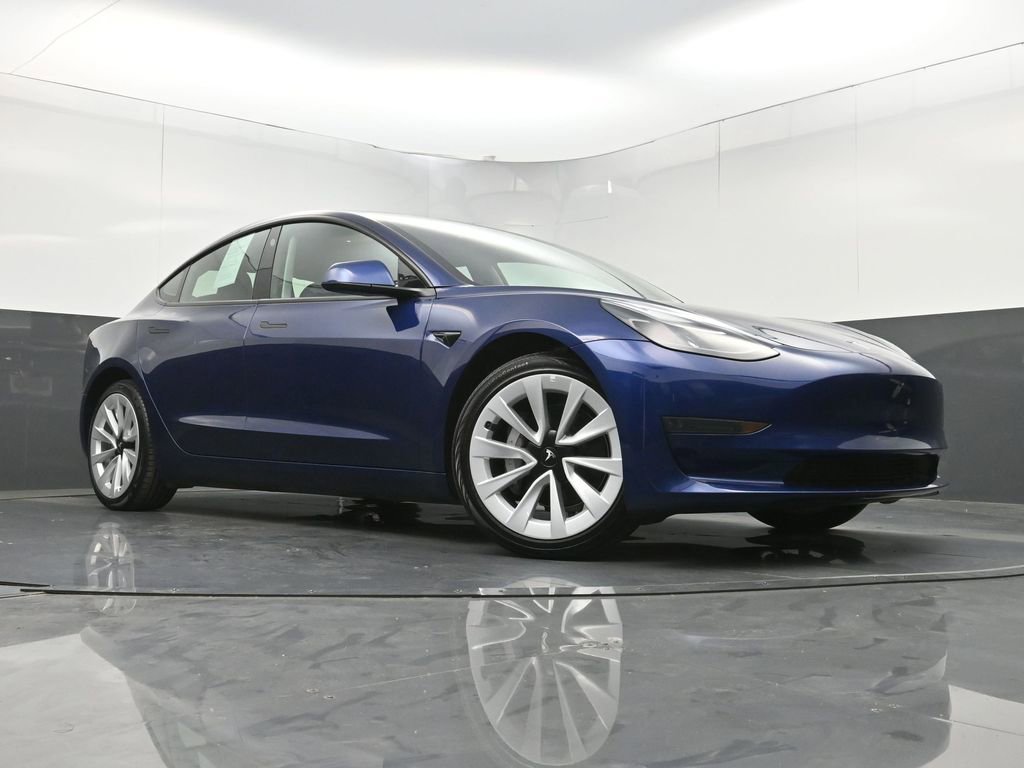 Used 2023 Tesla Model 3 Standard Range image 23