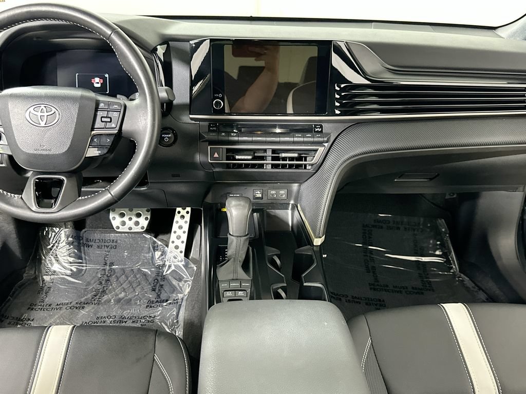 Used 2026 Toyota Camry SE FWD image 16