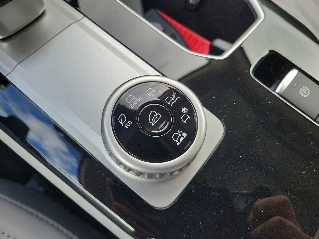 New 2025 Mitsubishi Outlander AWD image 17