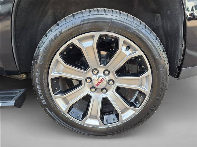 Used 2017 GMC Yukon Denali w/ Open Road Package AWD/4WD image 27