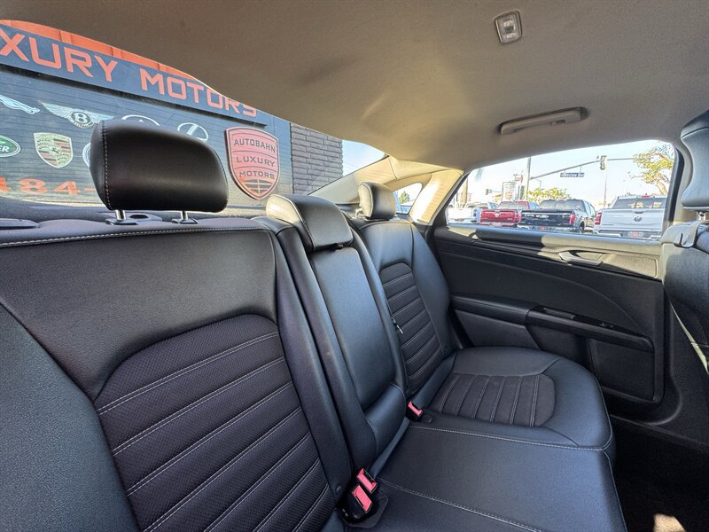 Used 2018 Ford Fusion SE w/ Equipment Group 201A FWD image 42