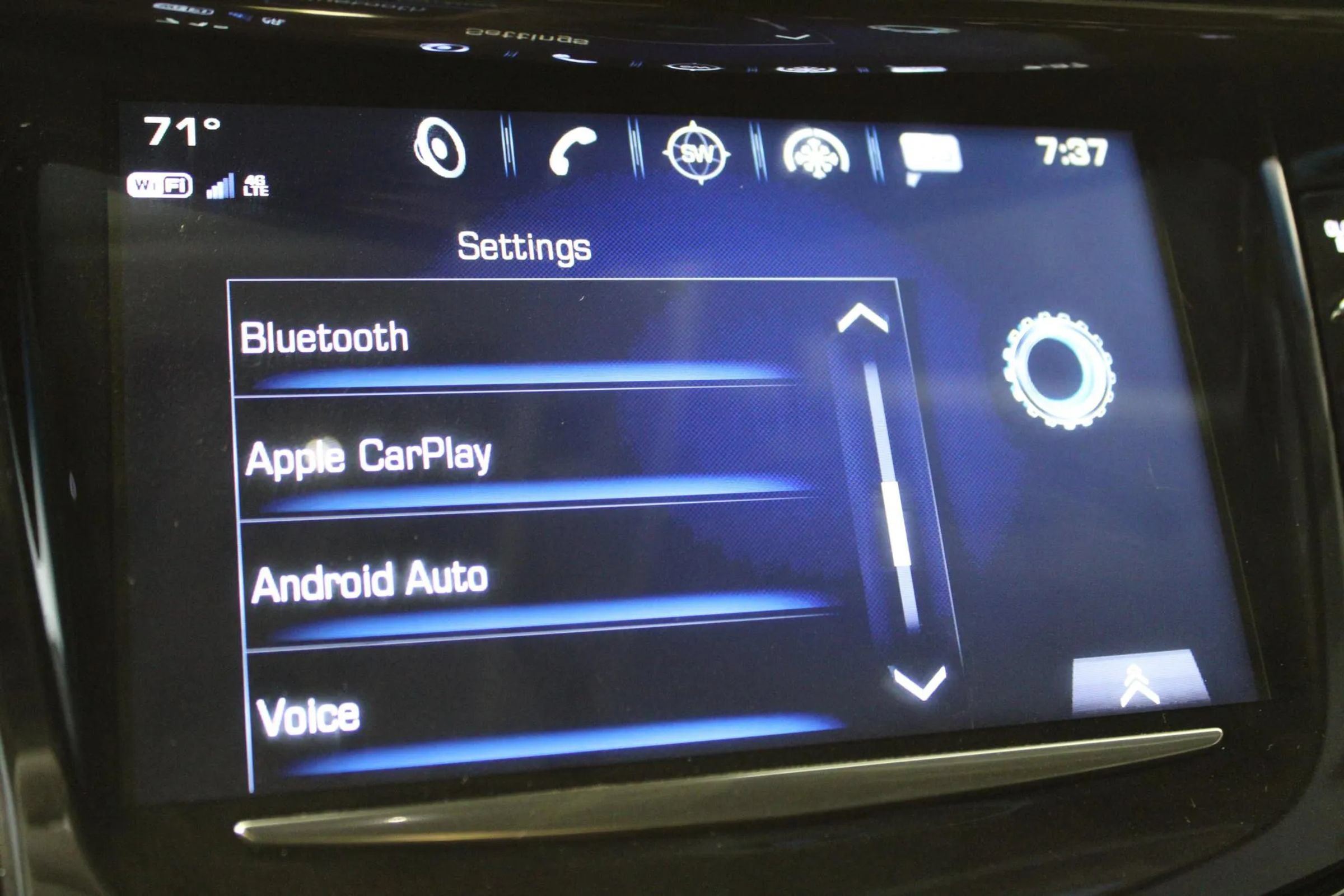 Used 2020 Cadillac Escalade ESV Luxury AWD/4WD image 25