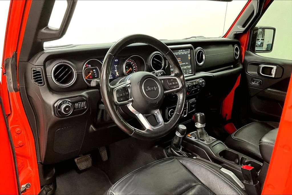 Used 2020 Jeep Wrangler Unlimited Sahara w/ Uconnect 4C Nav & Sound Group AWD/4WD image 16