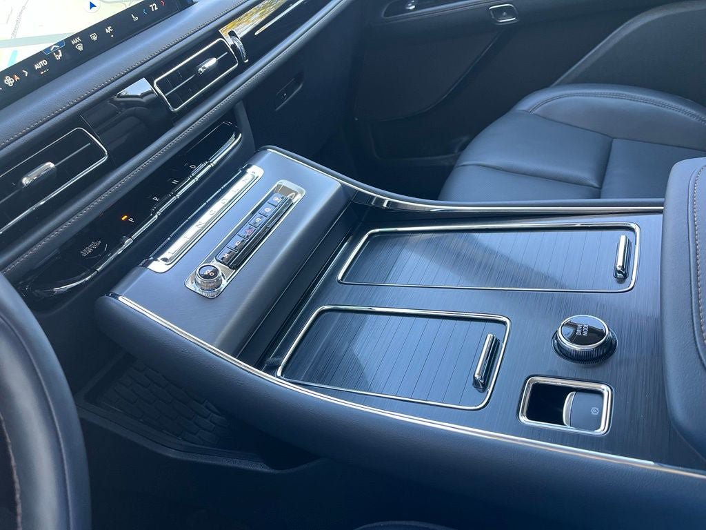 Used 2026 Lincoln Aviator AWD image 33