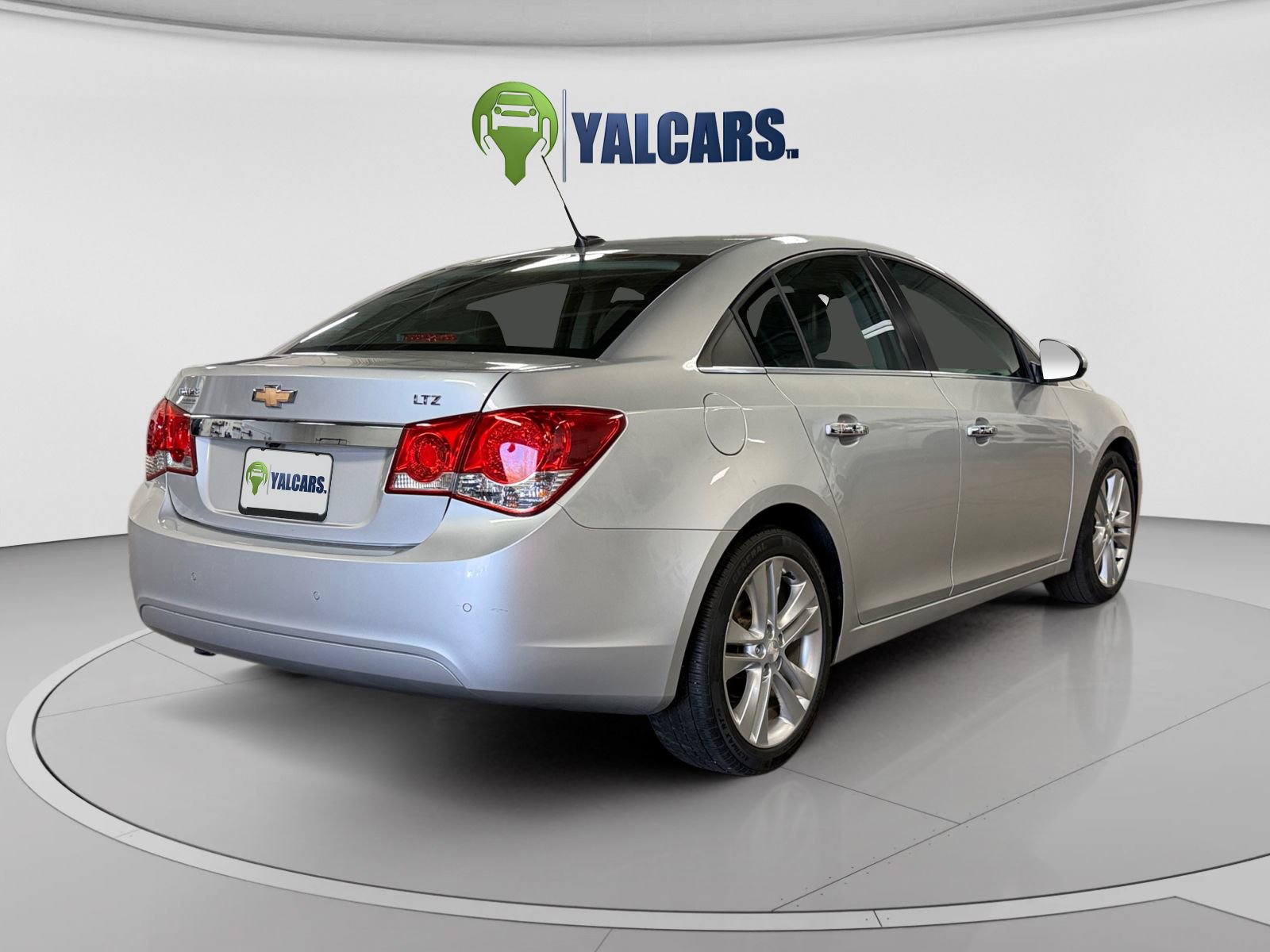 Used 2013 Chevrolet Cruze LTZ w/ Enhanced Safety Package FWD image 5