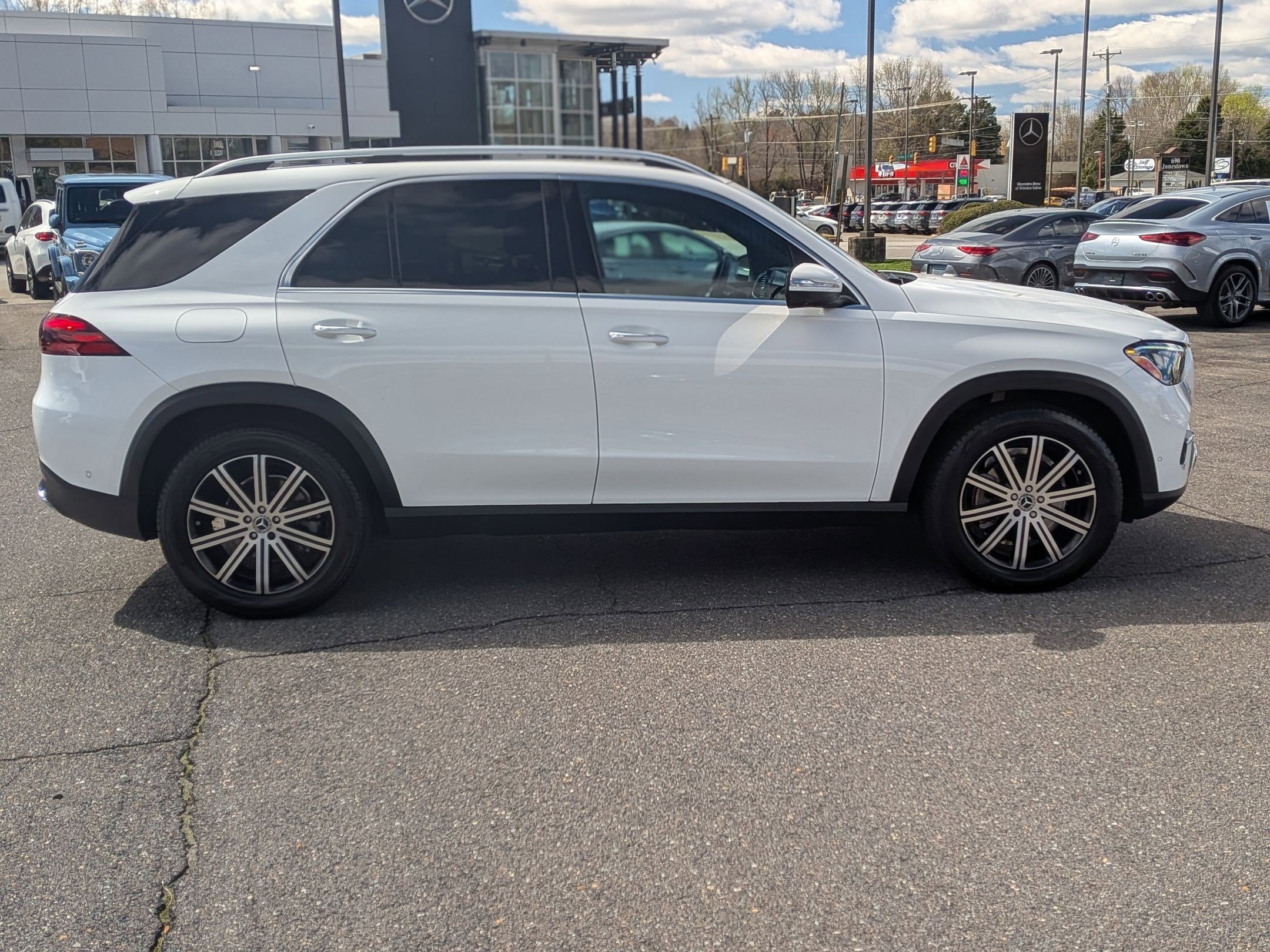 Certified 2024 Mercedes-Benz GLE 350 4MATIC image 4