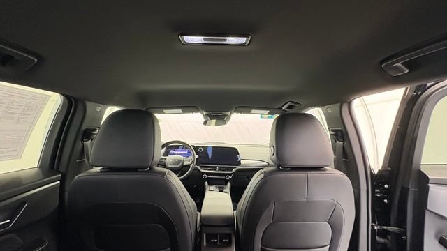 Used 2024 Chevrolet Equinox EV RS FWD image 28
