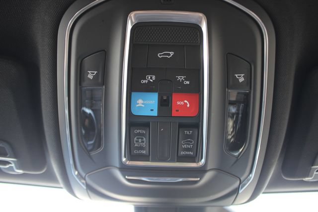 Used 2024 Jeep Grand Cherokee L Altitude AWD/4WD image 10