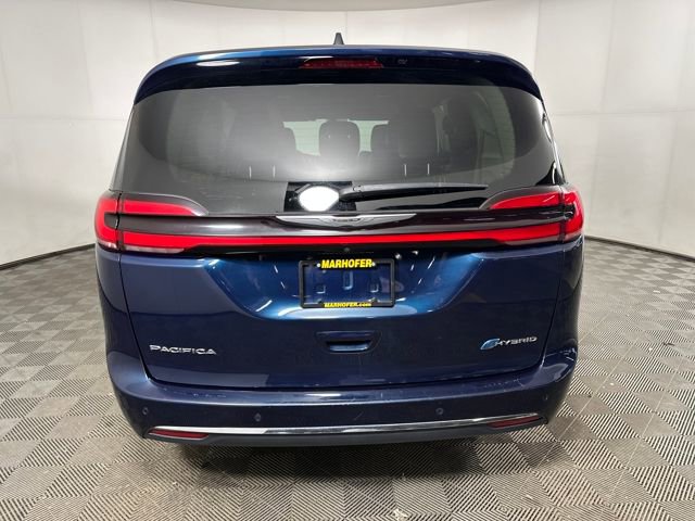Used 2024 Chrysler Pacifica Select image 4
