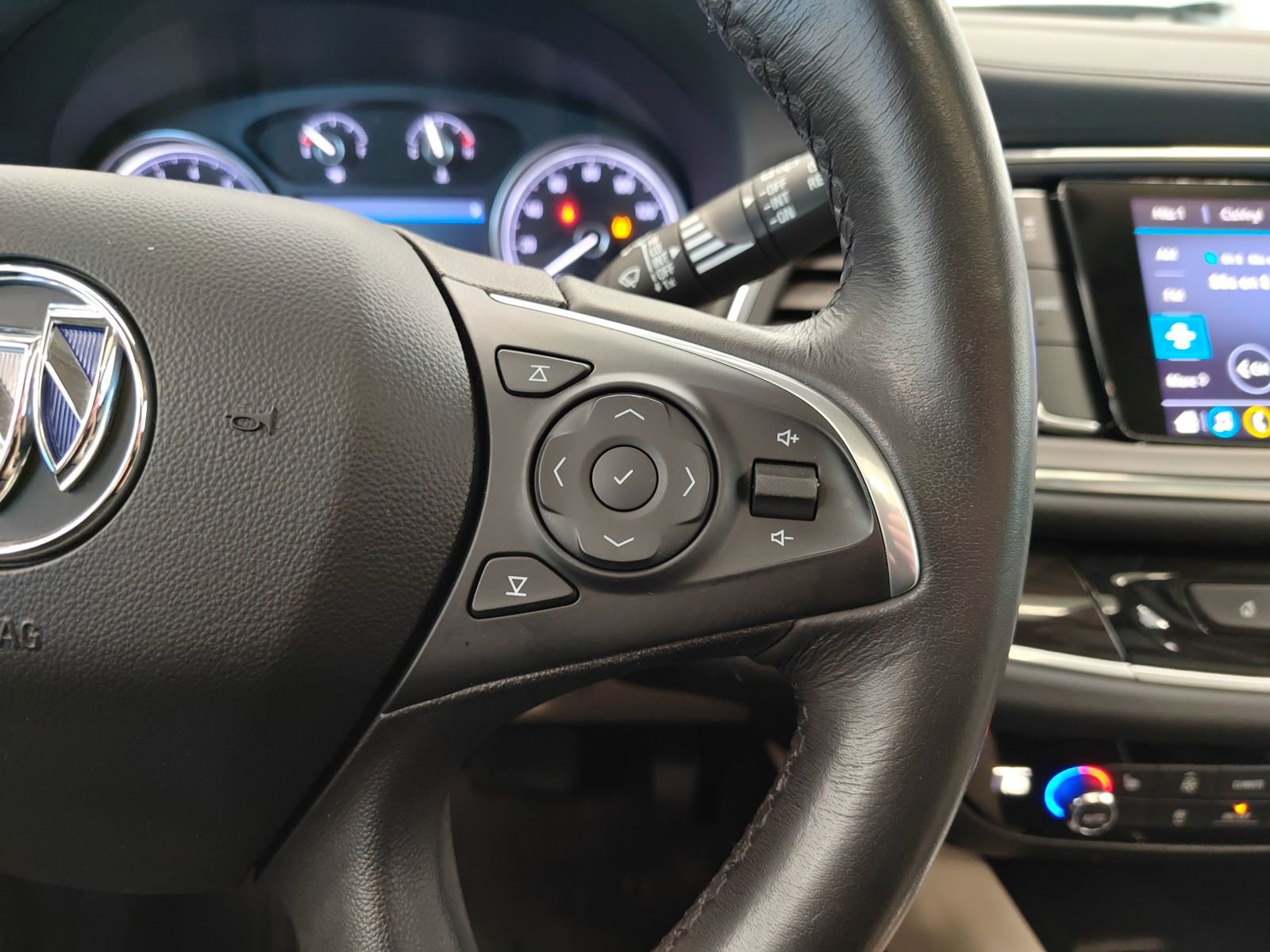 Used 2021 Buick Enclave Essence w/ Sound and Sites Package image 15