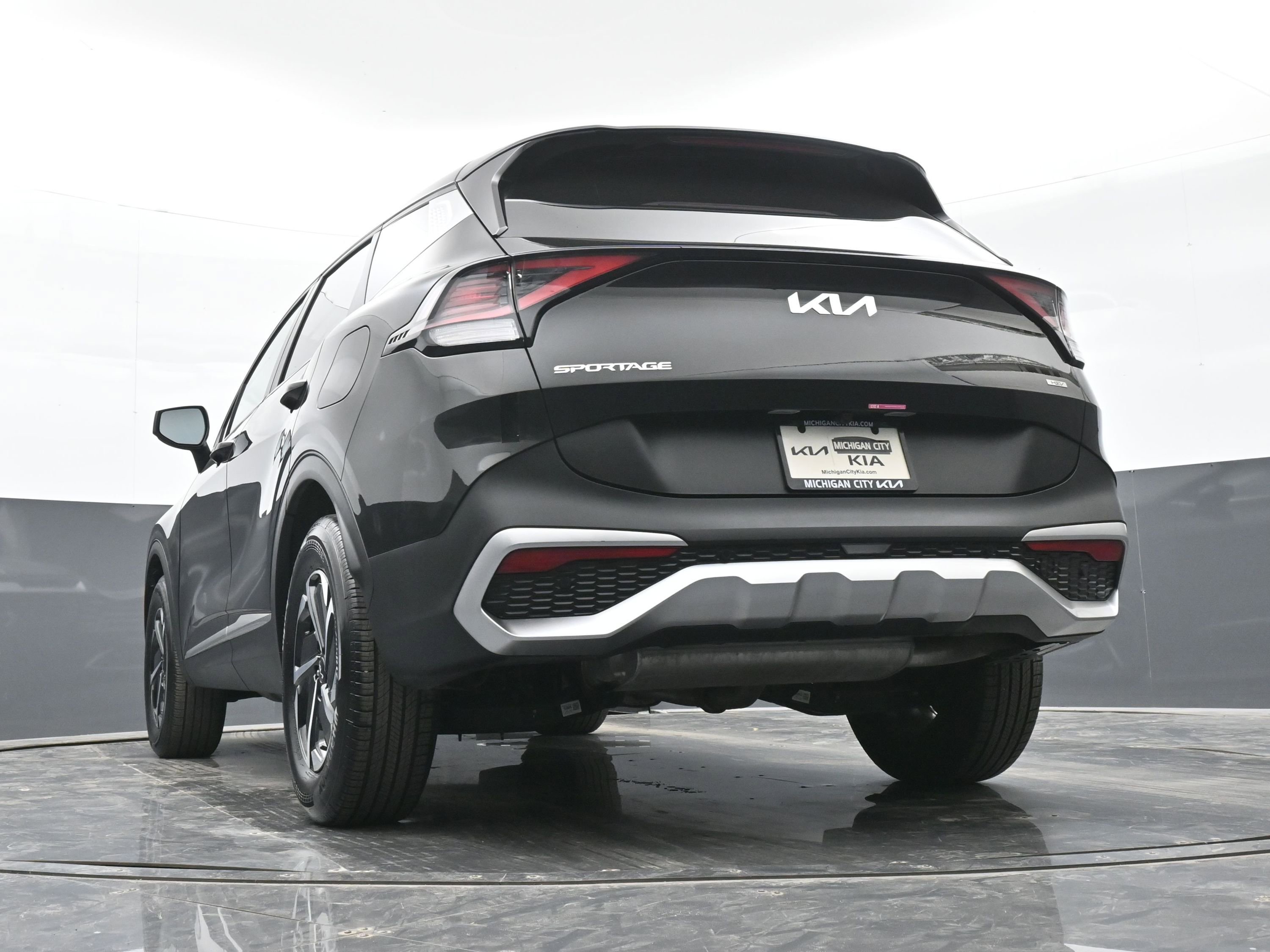 Used 2025 Kia Sportage LX image 35