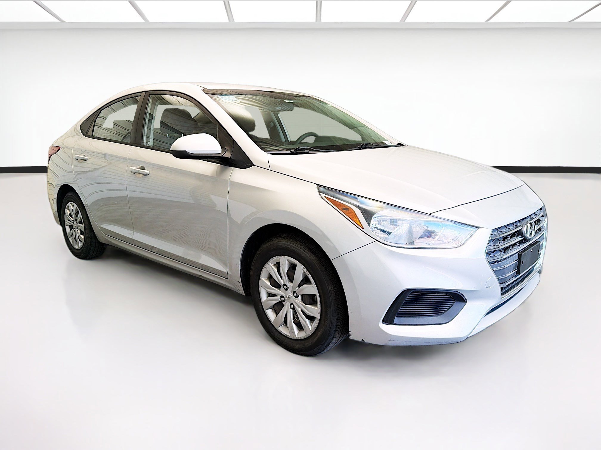 Used 2019 Hyundai Accent SE FWD image 3