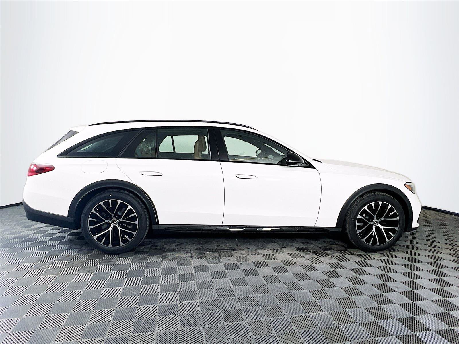 Used 2025 Mercedes-Benz E 450 4MATIC All-Terrain Wagon image 7
