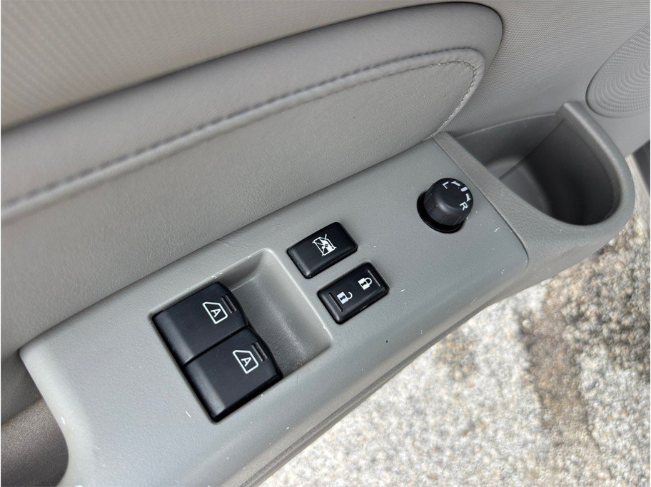 Used 2009 Nissan 350Z Touring RWD image 18