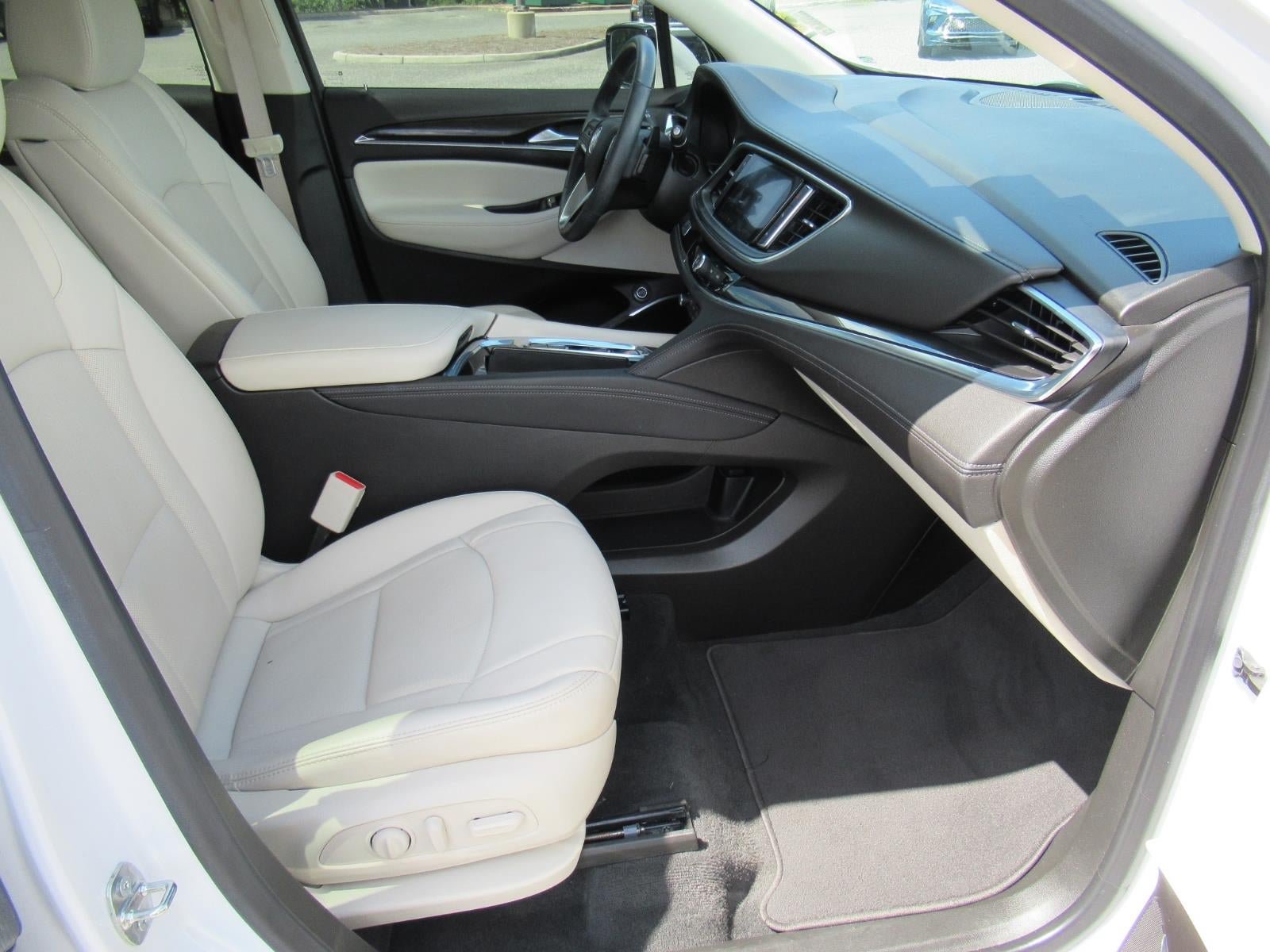 Used 2023 Buick Enclave Essence FWD image 10