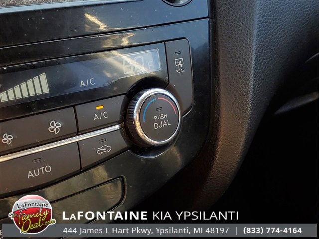 Used 2016 Nissan Rogue SL image 19