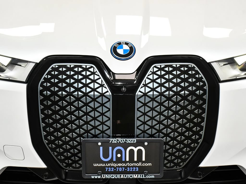 Used 2024 BMW iX xDrive50 w/ Sport Package AWD/4WD image 72