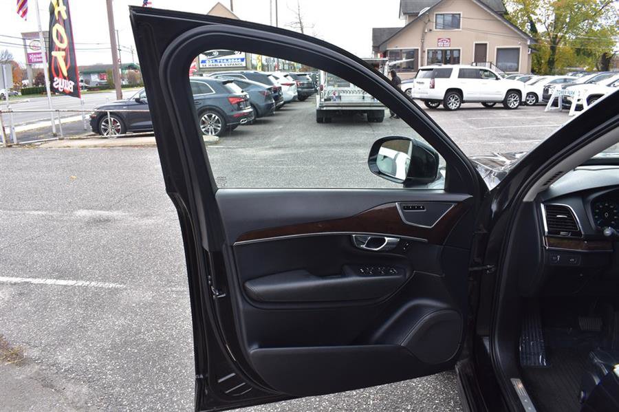 Used 2016 Volvo XC90 T6 Momentum w/ Momentum Plus Package image 30