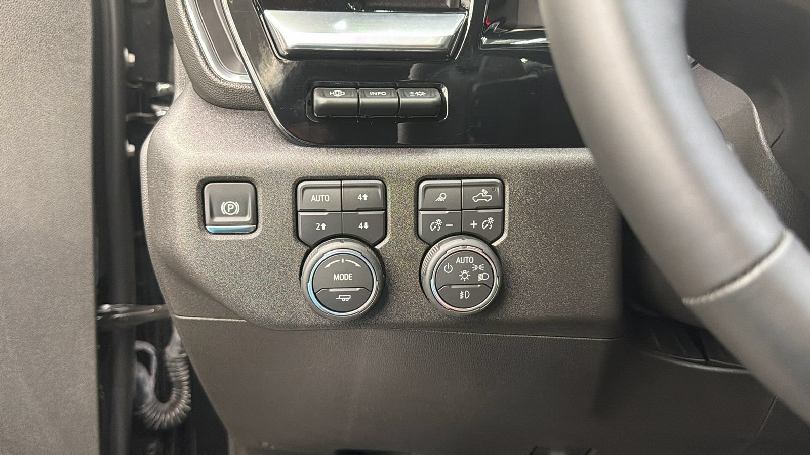 Used 2026 Chevrolet Silverado 1500 High Country w/ Midnight Edition AWD/4WD image 31