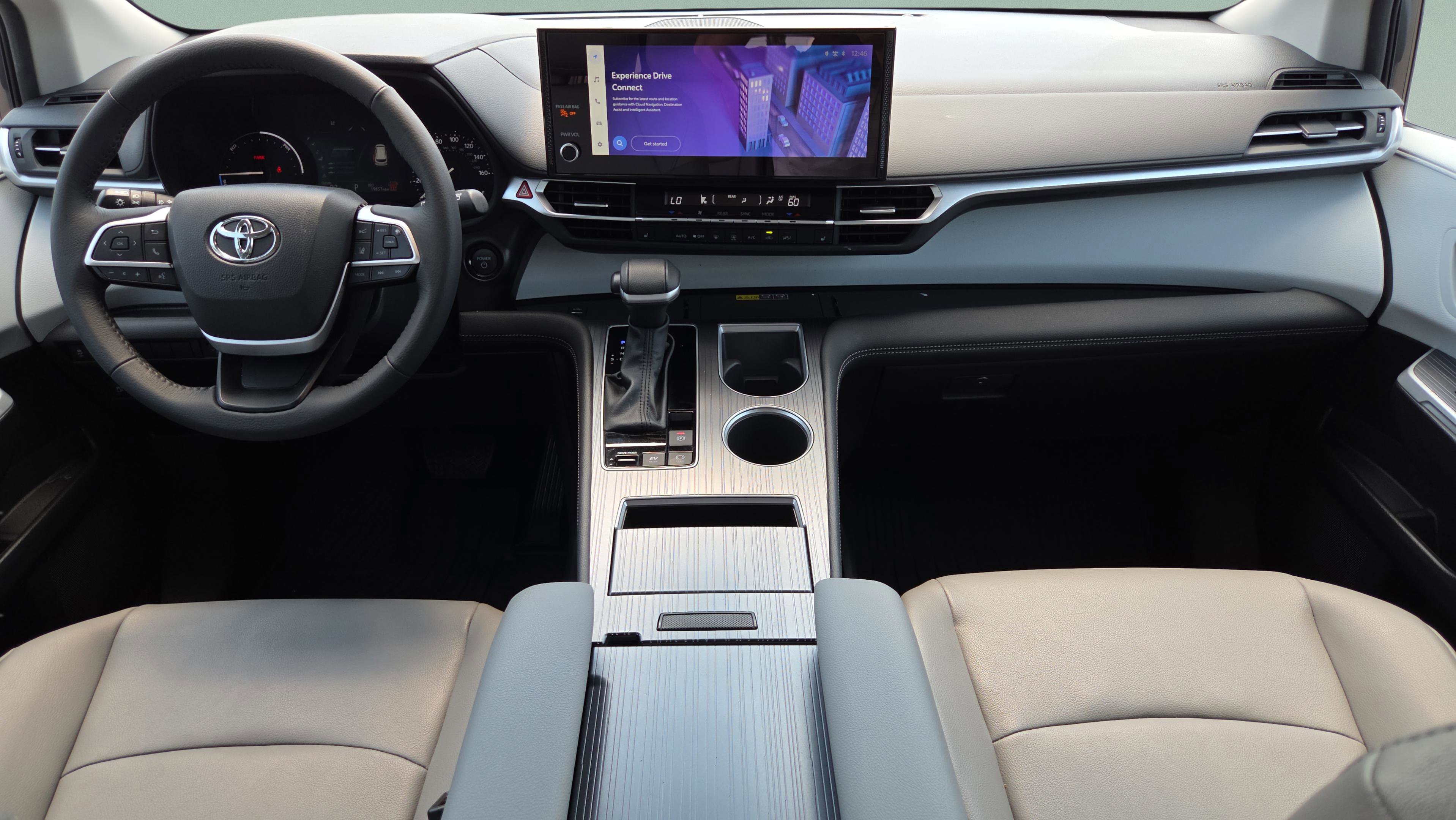 Used 2025 Toyota Sienna XLE image 23