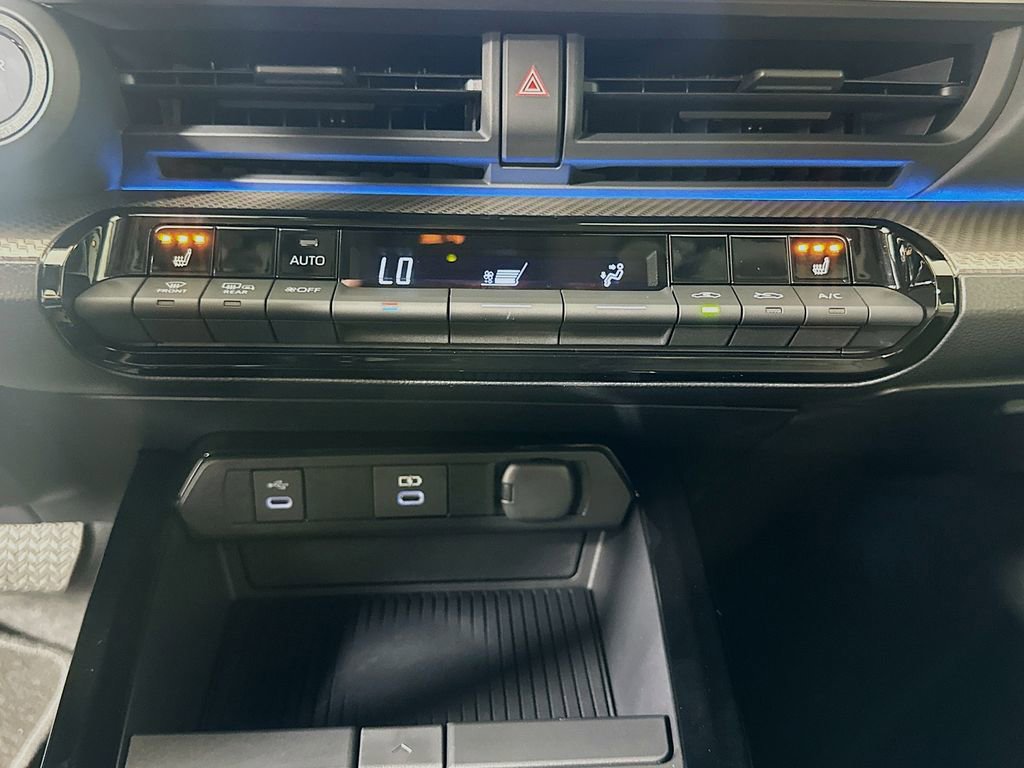 Used 2026 Toyota Prius XLE FWD image 20