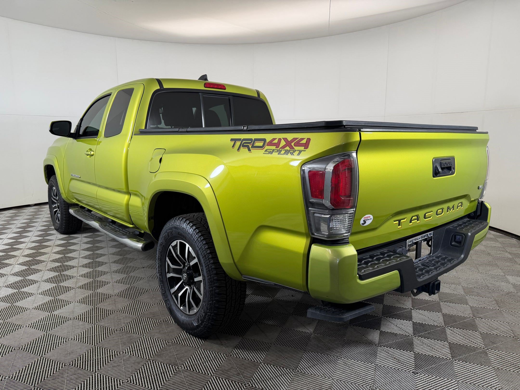 Used 2023 Toyota Tacoma TRD Sport w/ TRD Premium Sport Package AWD/4WD image 3
