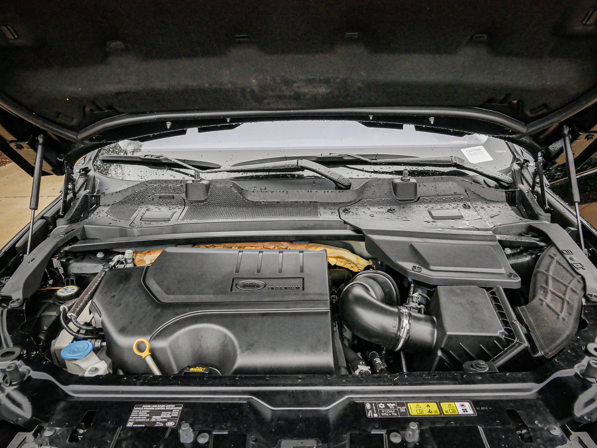 Used 2019 Land Rover Discovery Sport HSE image 34