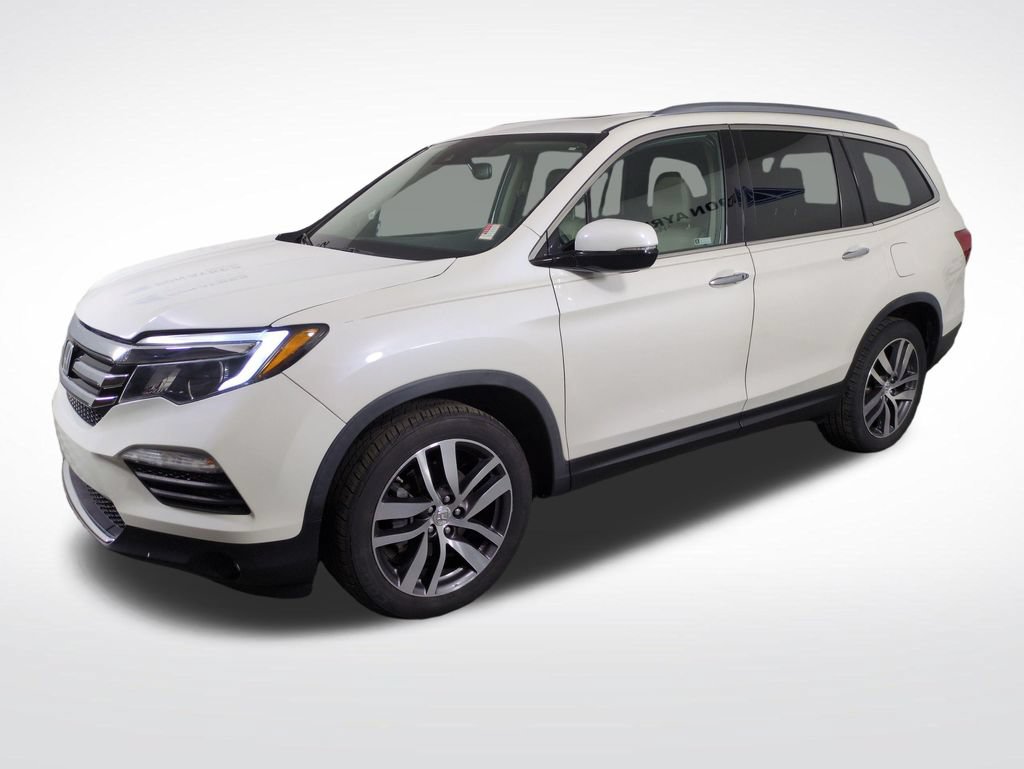 Used 2017 Honda Pilot Touring image 1