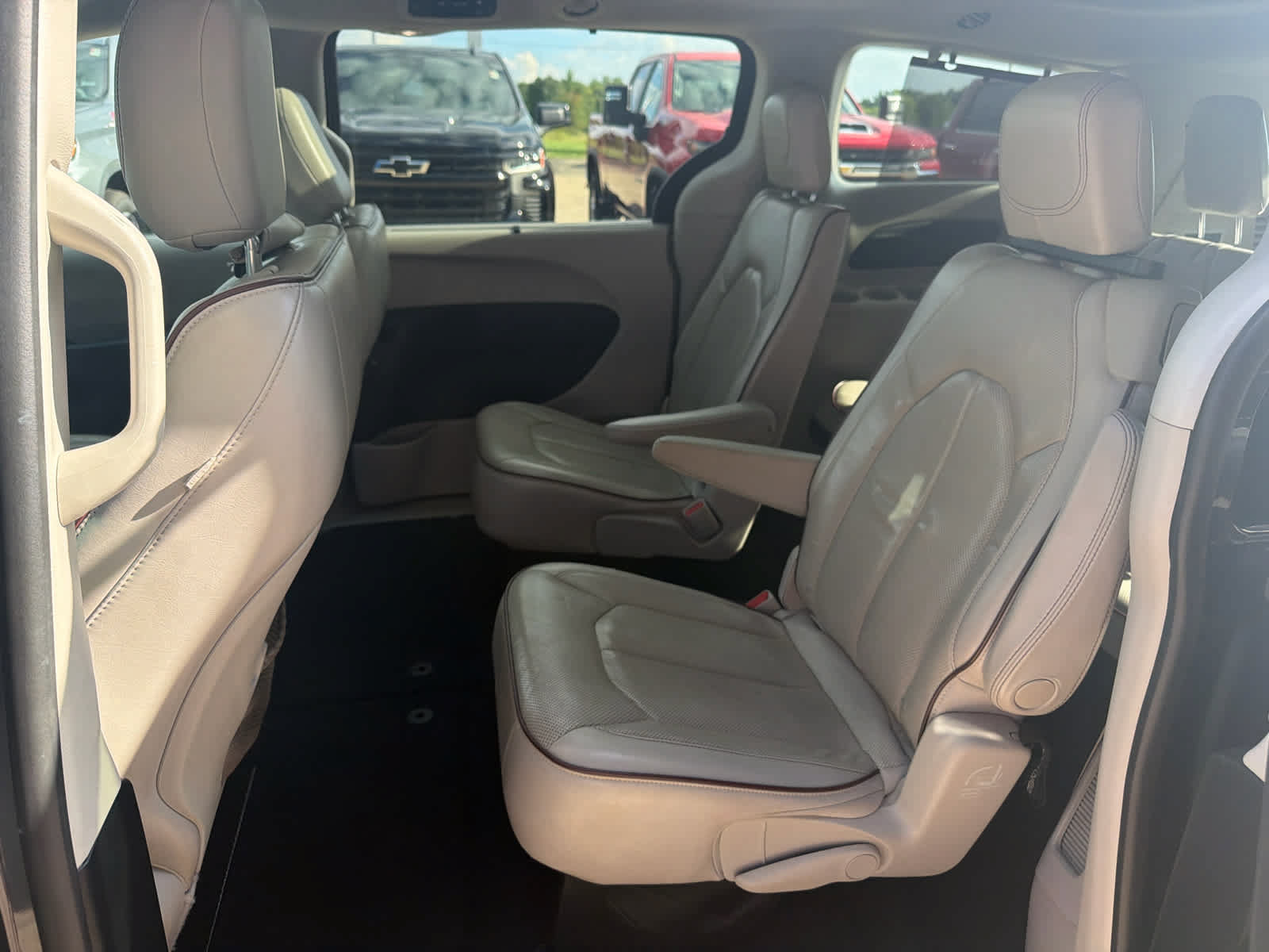 Used 2020 Chrysler Pacifica Limited FWD image 25