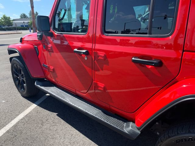 Used 2025 Jeep Wrangler Unlimited Sahara AWD/4WD image 11