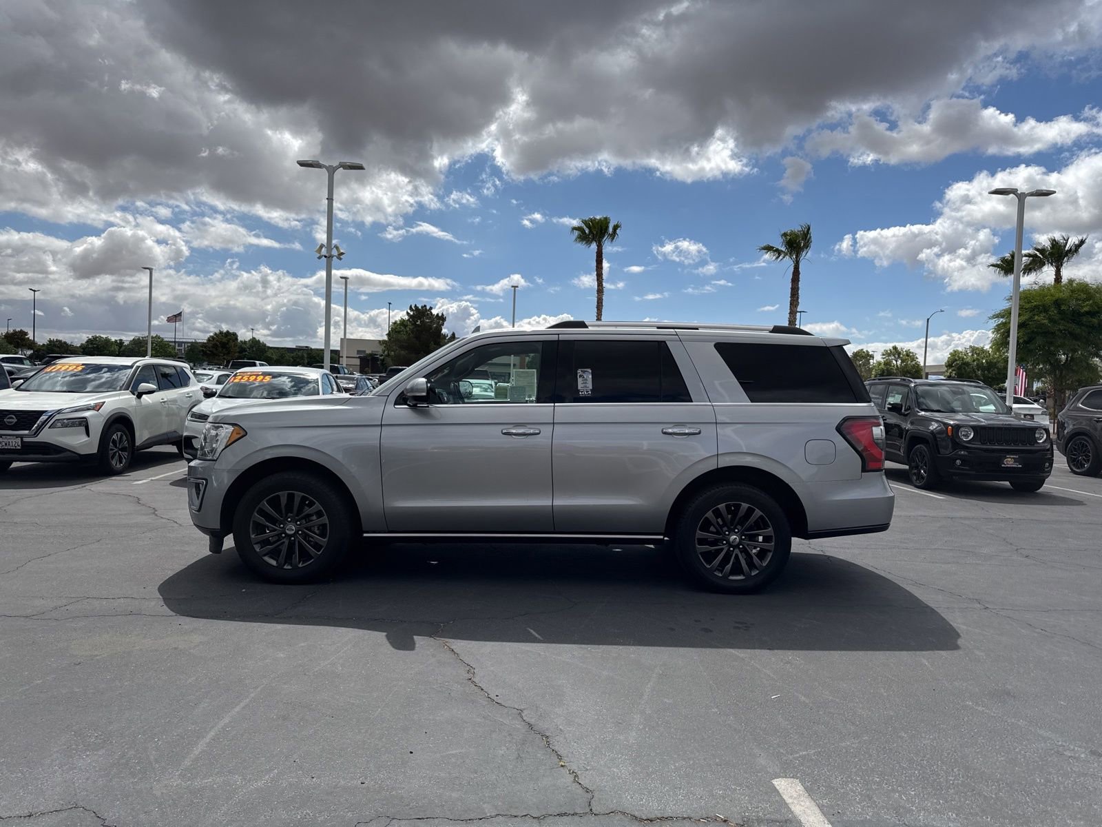 Used 2020 Ford Expedition Limited image 9