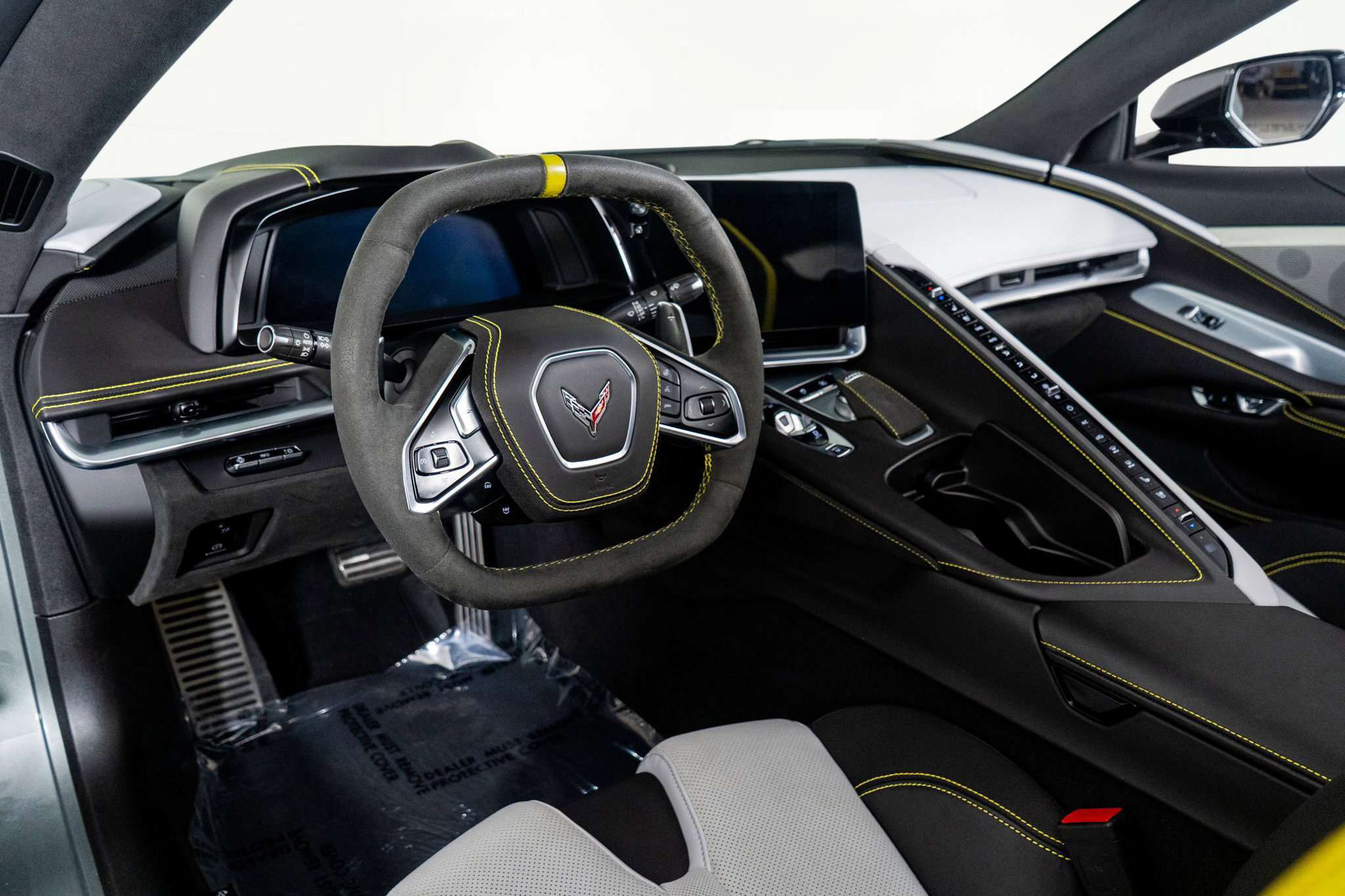 Used 2022 Chevrolet Corvette Stingray Premium Conv image 2