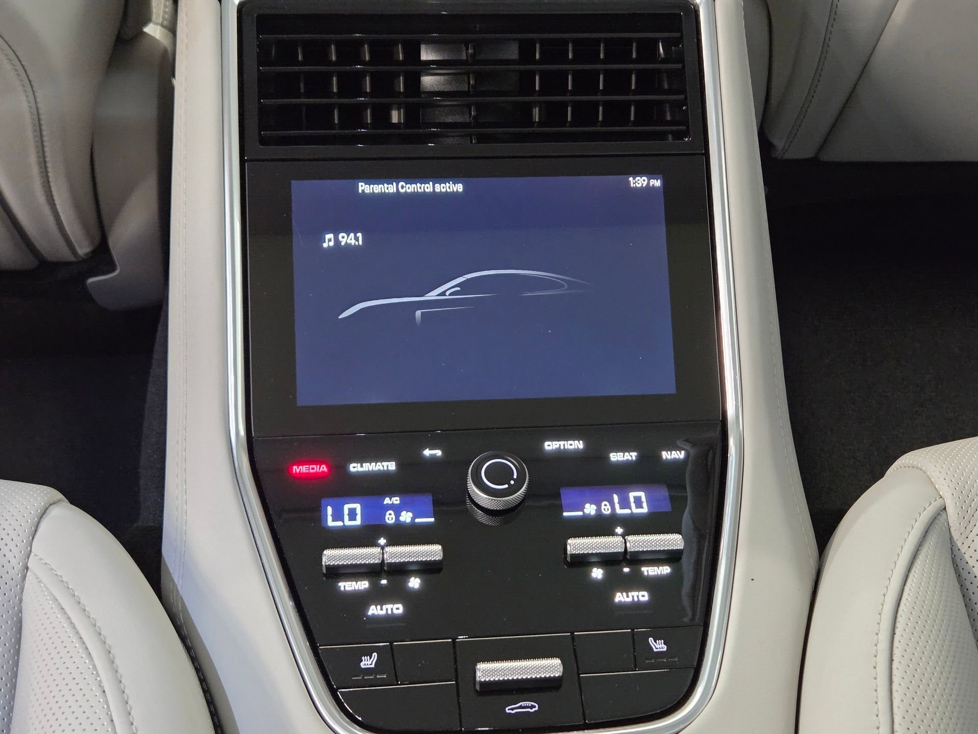 Certified 2023 Porsche Panamera 4 Platinum Edition image 12