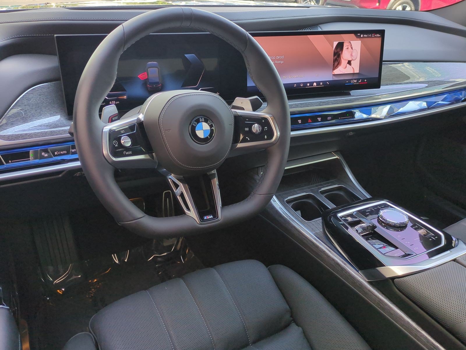 Certified 2025 BMW 760i xDrive w/ Luxury Rear Seating Package AWD/4WD image 29