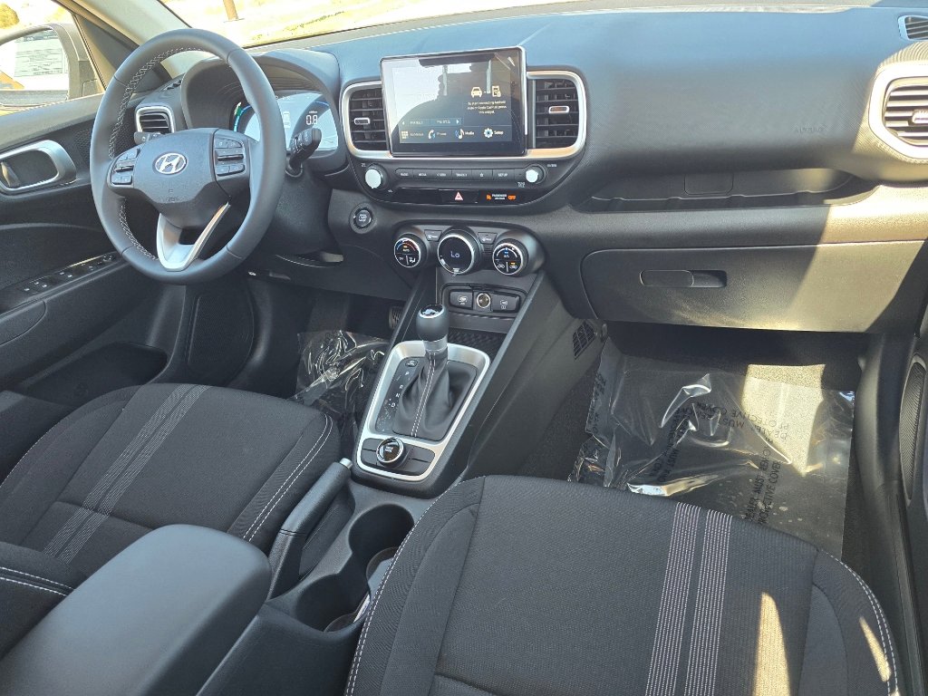 New 2025 Hyundai Venue SEL image 25