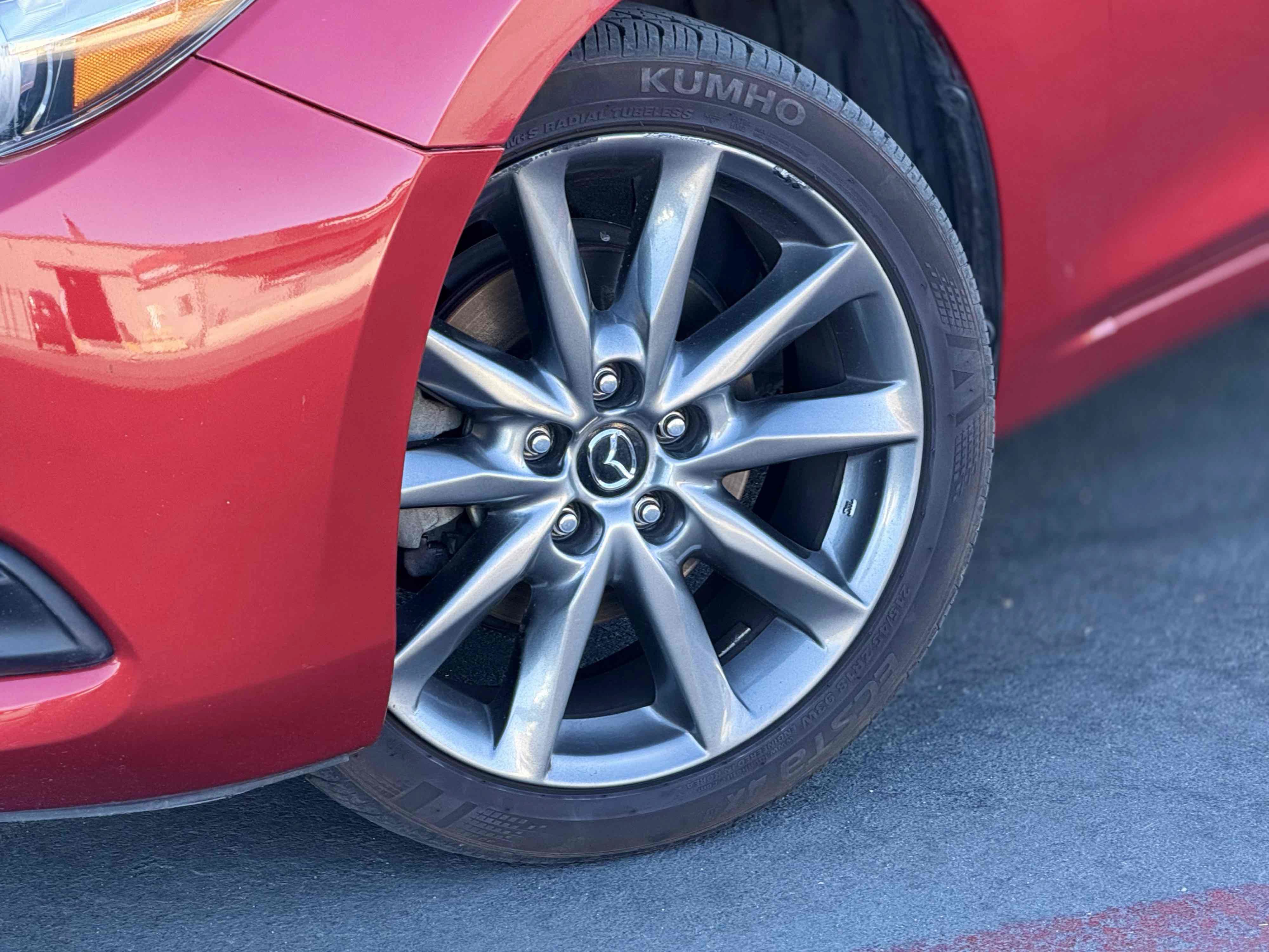 Used 2018 MAZDA MAZDA3 Touring FWD image 12