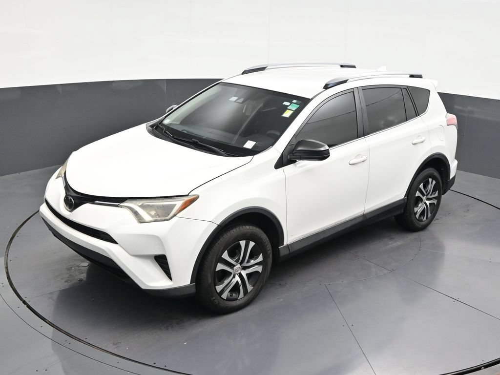 Used 2018 Toyota RAV4 LE FWD image 15