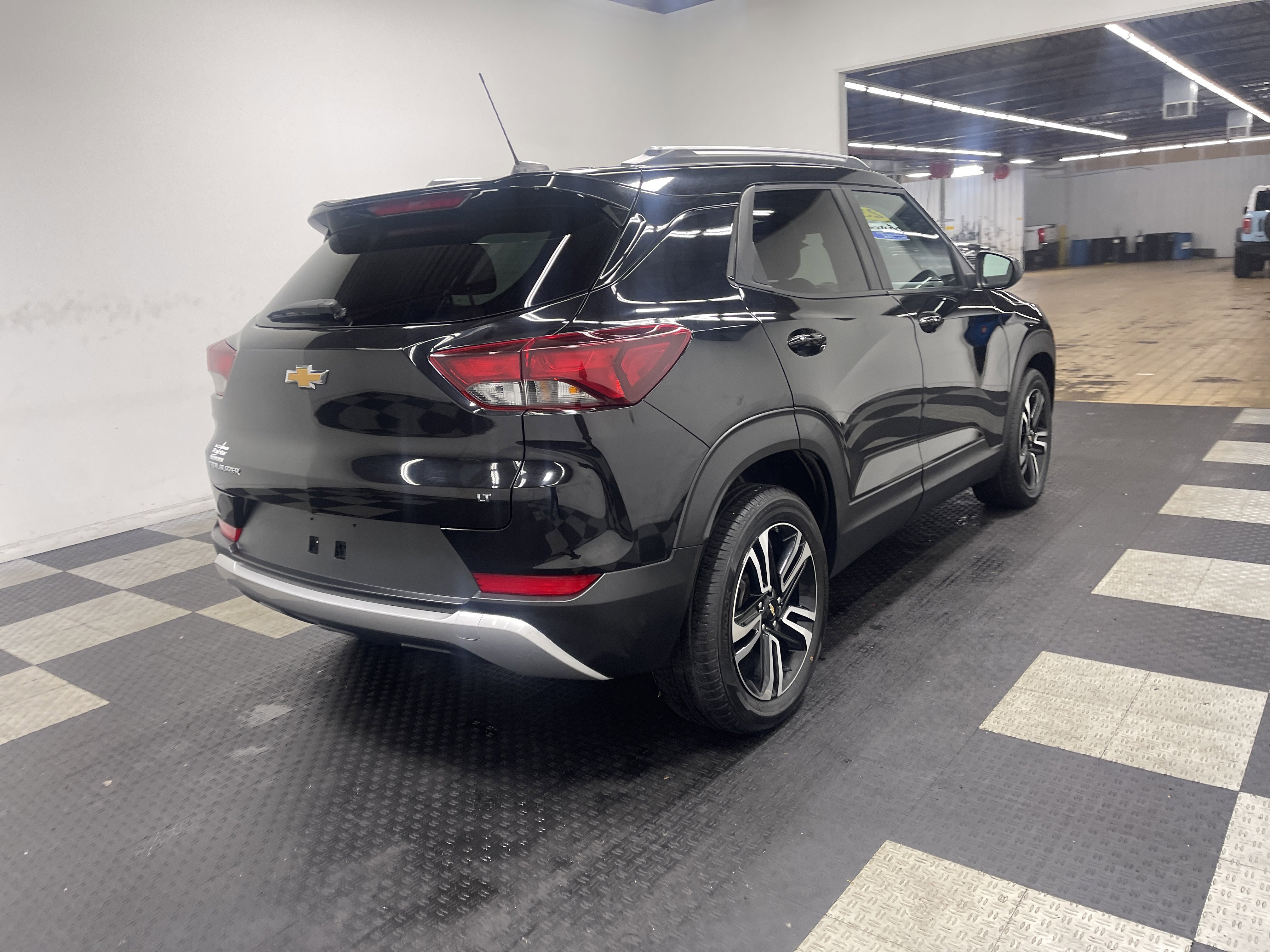 Used 2023 Chevrolet TrailBlazer LT w/ Convenience Package image 5