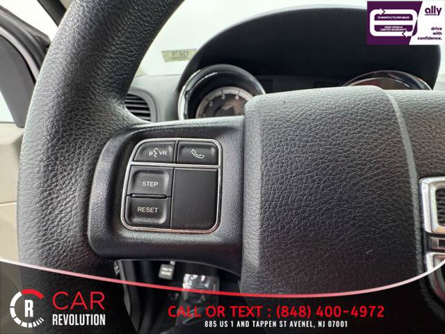 Used 2019 Dodge Grand Caravan SE w/ UConnect Hands-Free Group FWD image 15
