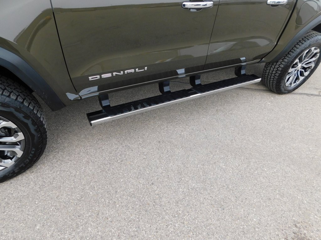 Used 2024 GMC Canyon Denali image 18