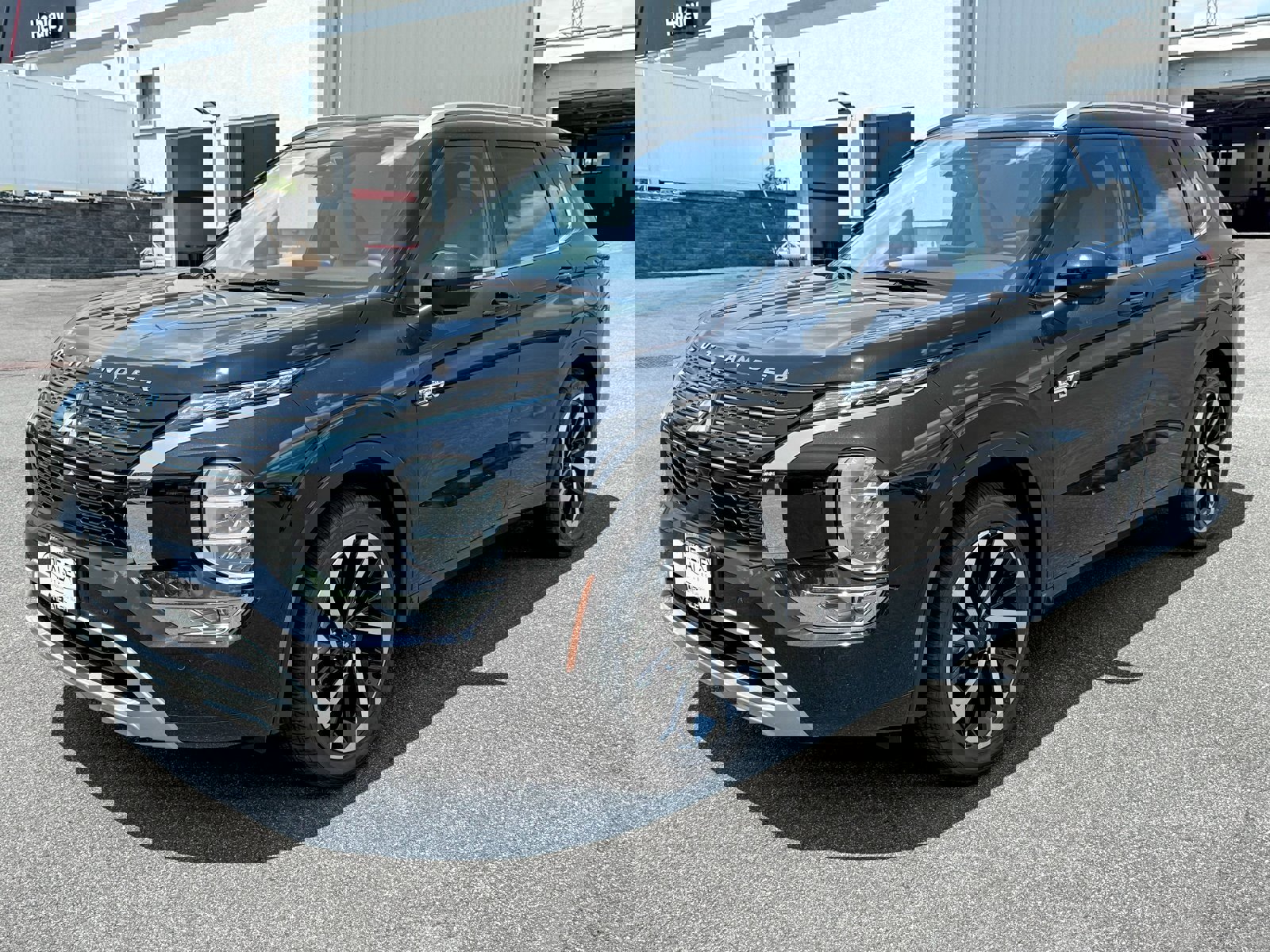 New 2025 Mitsubishi Outlander 4WD Plug-In Hybrid image 5