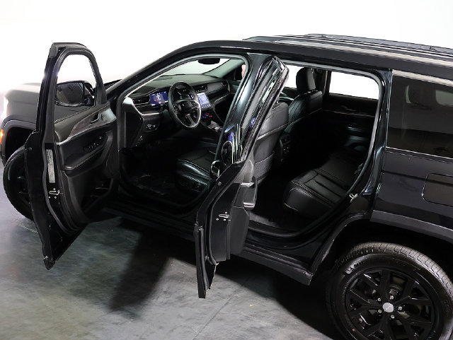 Used 2024 Jeep Grand Cherokee Limited AWD/4WD image 5