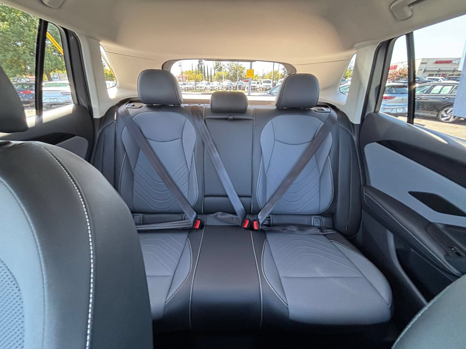 Used 2026 Volkswagen Tiguan SE AWD/4WD image 40