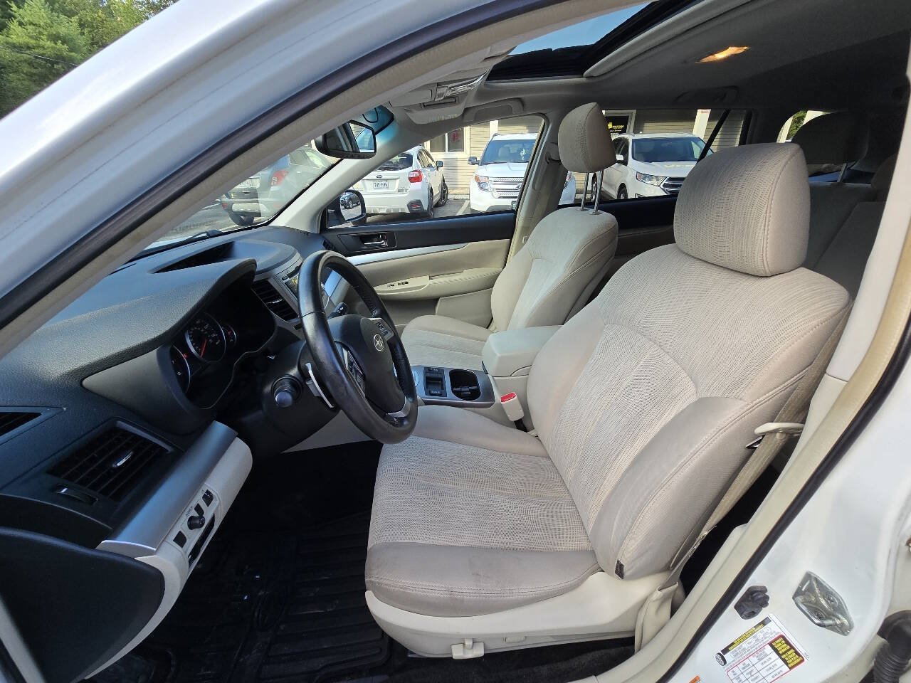 Used 2013 Subaru Outback 2.5i Premium AWD/4WD image 16