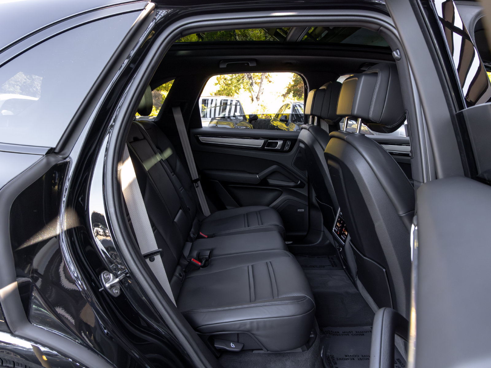 Certified 2023 Porsche Cayenne S Platinum AWD/4WD image 51