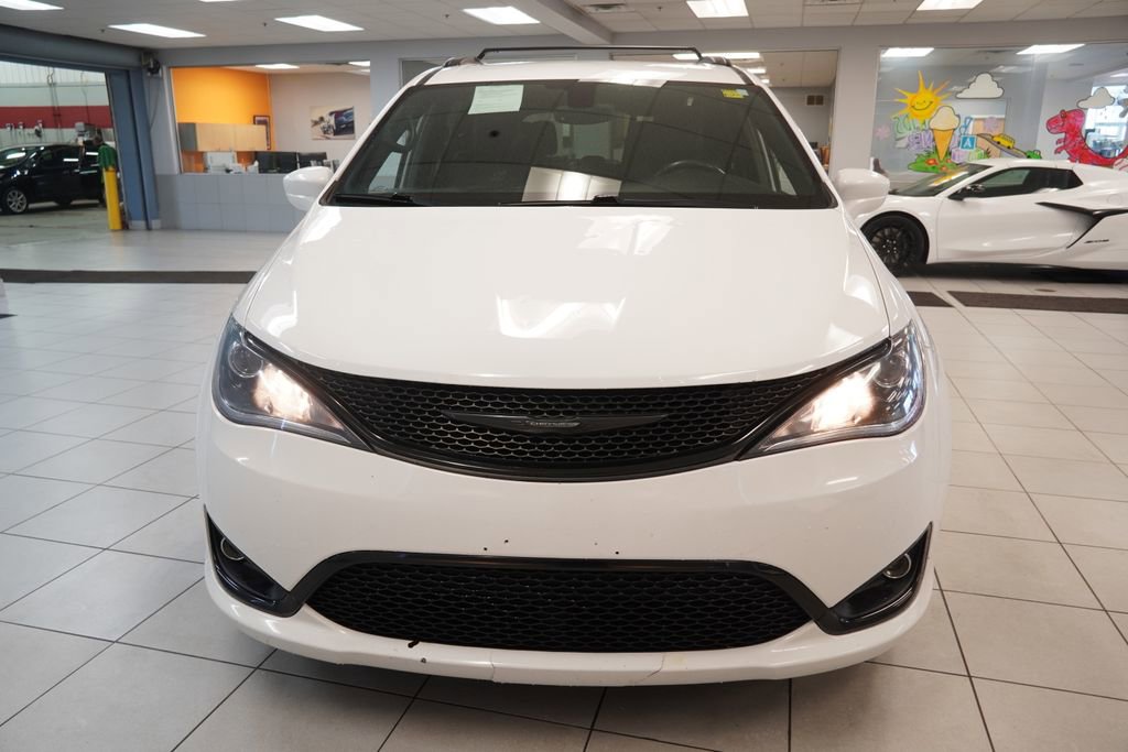 Used 2018 Chrysler Pacifica Touring-L Plus w/ S Appearance Package FWD image 14