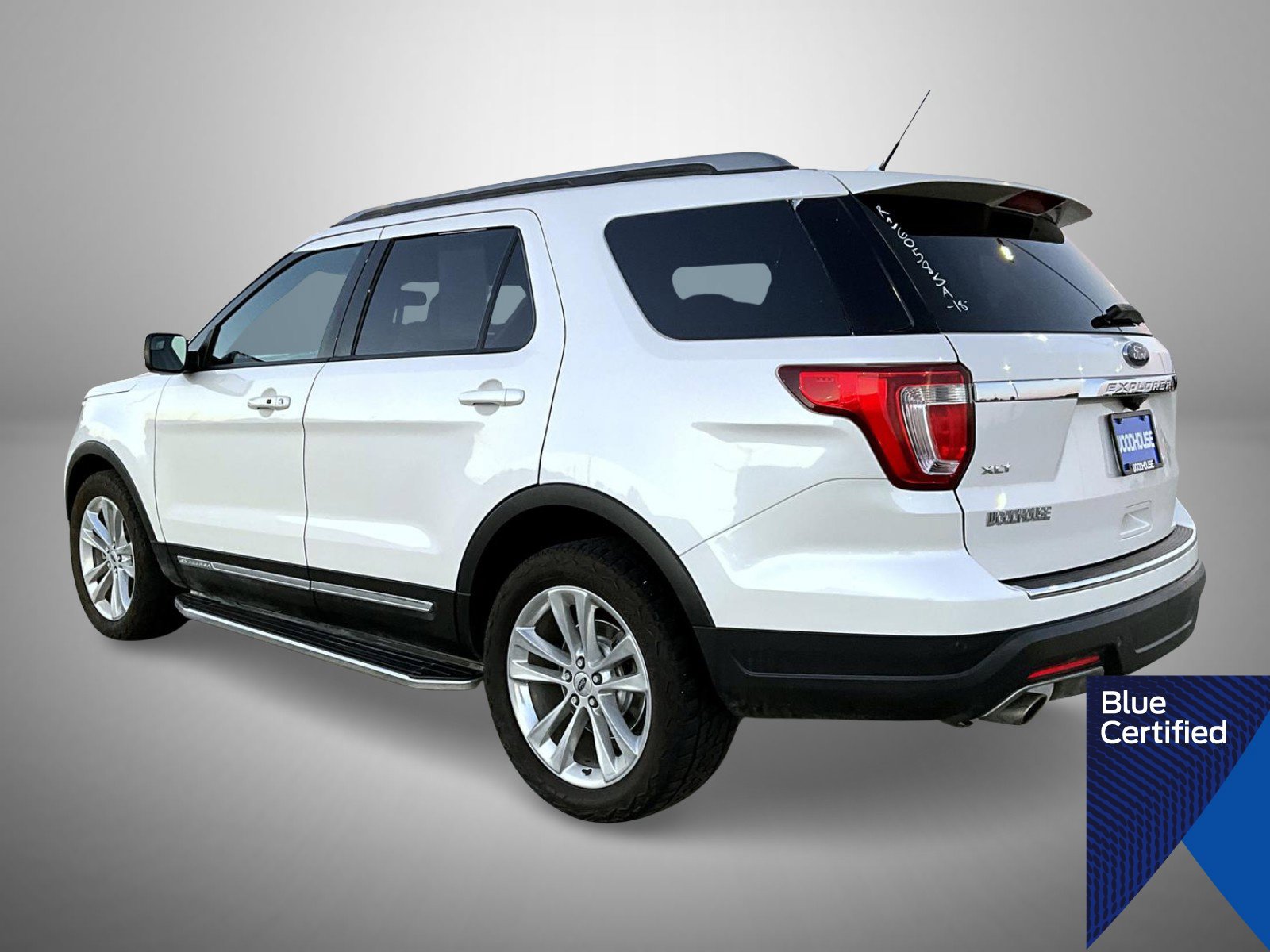 Certified 2018 Ford Explorer XLT w/ Equipment Group 202A AWD/4WD image 7