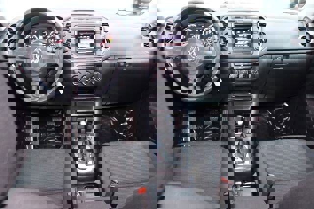 Used 2017 Volkswagen Tiguan Limited w/ Alloy Wheels Package image 2